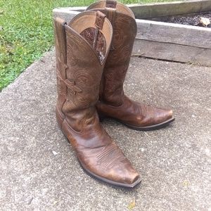 Ariat Cowboy boots